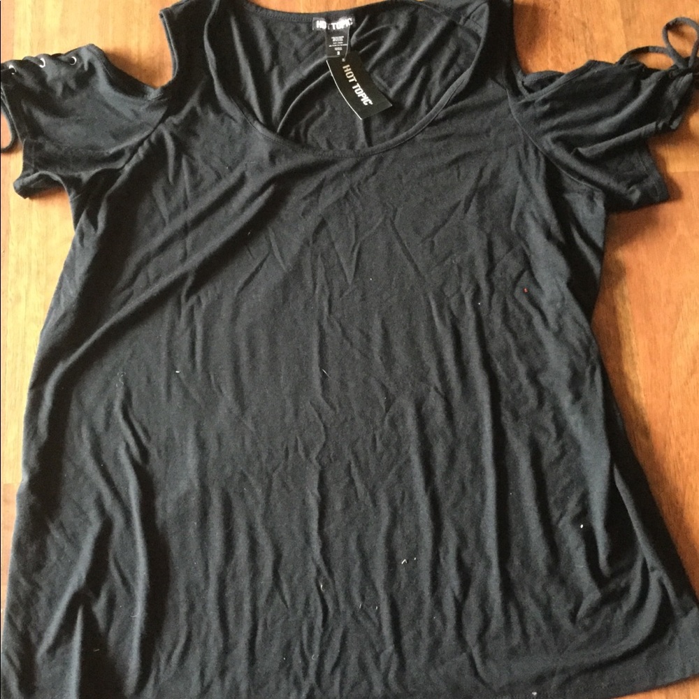 Cold shouldered lace black top